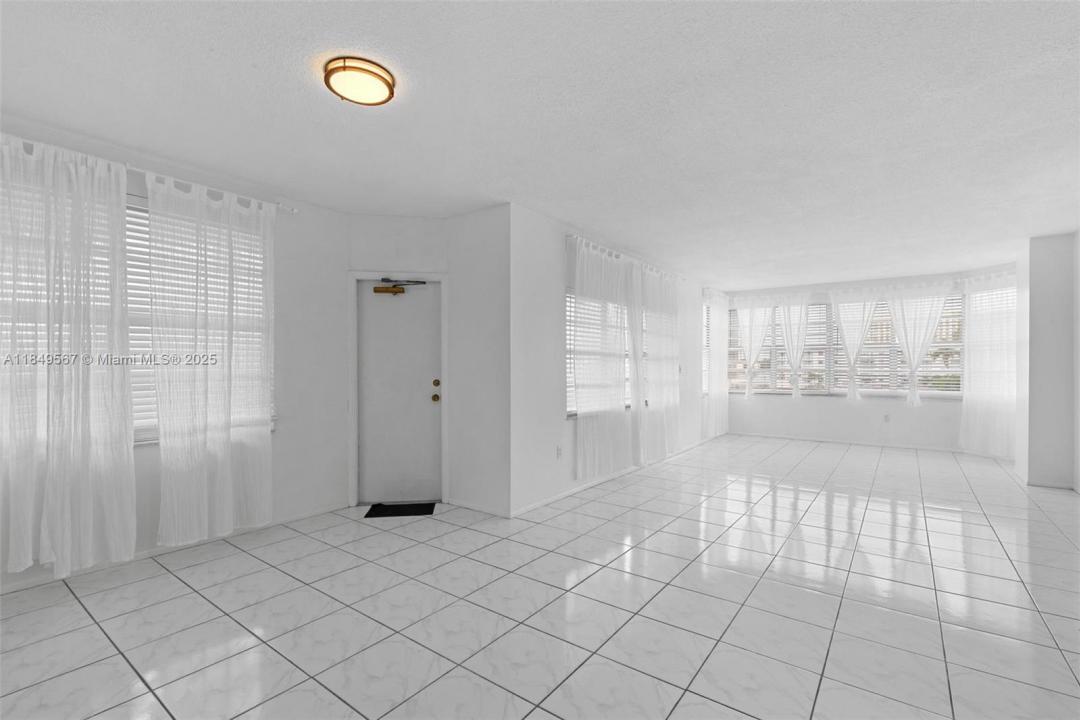 Hallandale Beach, Florida 33009, Amerika Birleşik Devletleri