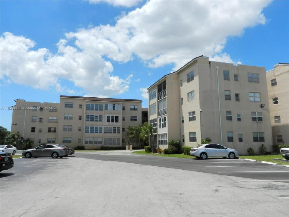 2860 Somerset Dr 211K, Lauderdale Lakes, Floride 33311, États-Unis