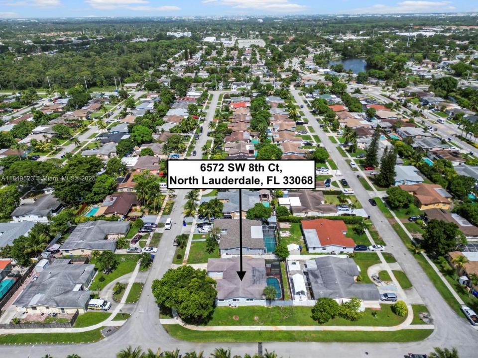 6572 SW 8th Ct, North Lauderdale, Florida 33068, USA