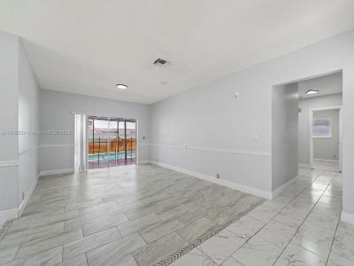 6572 SW 8th Ct, North Lauderdale, Florida 33068, USA