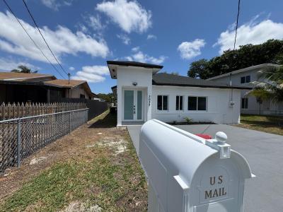 3039 NW 51st Ter, Miami, Florida 33142, USA