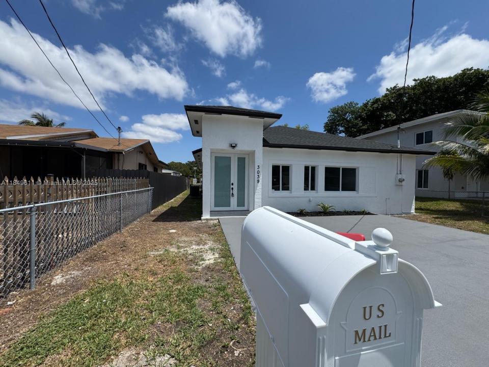 3039 NW 51st Ter, Miami, Florida 33142