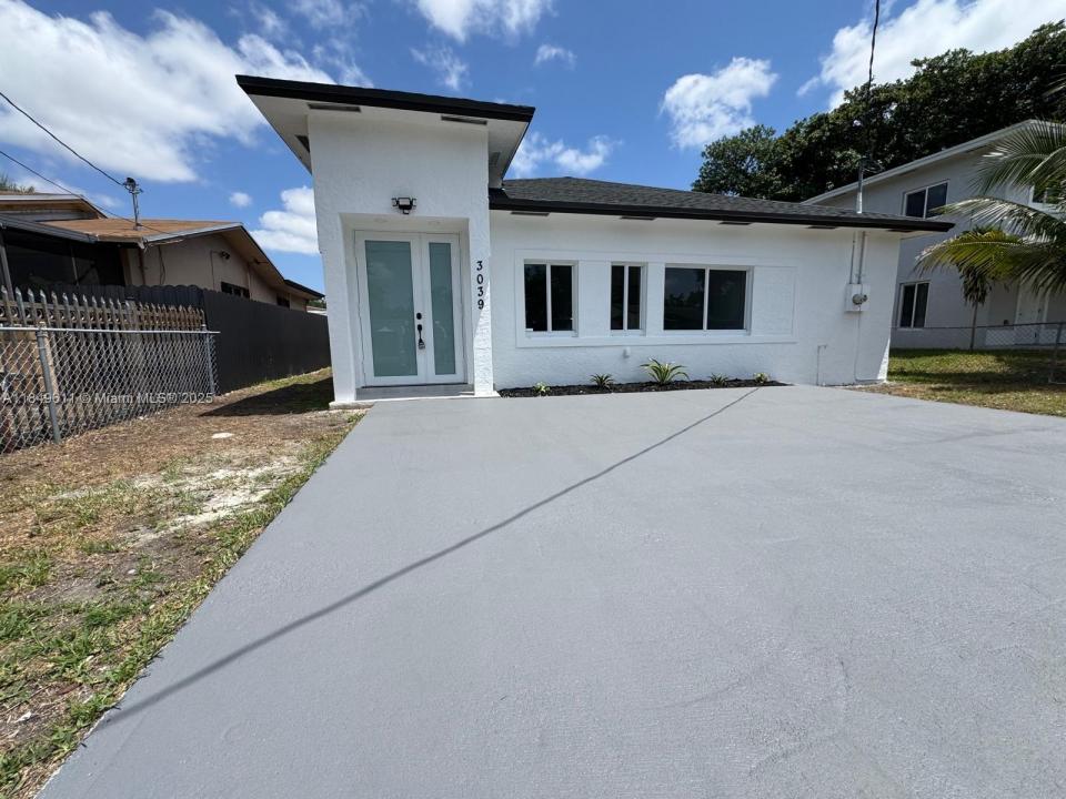 3039 NW 51st Ter, Miami, Florida 33142