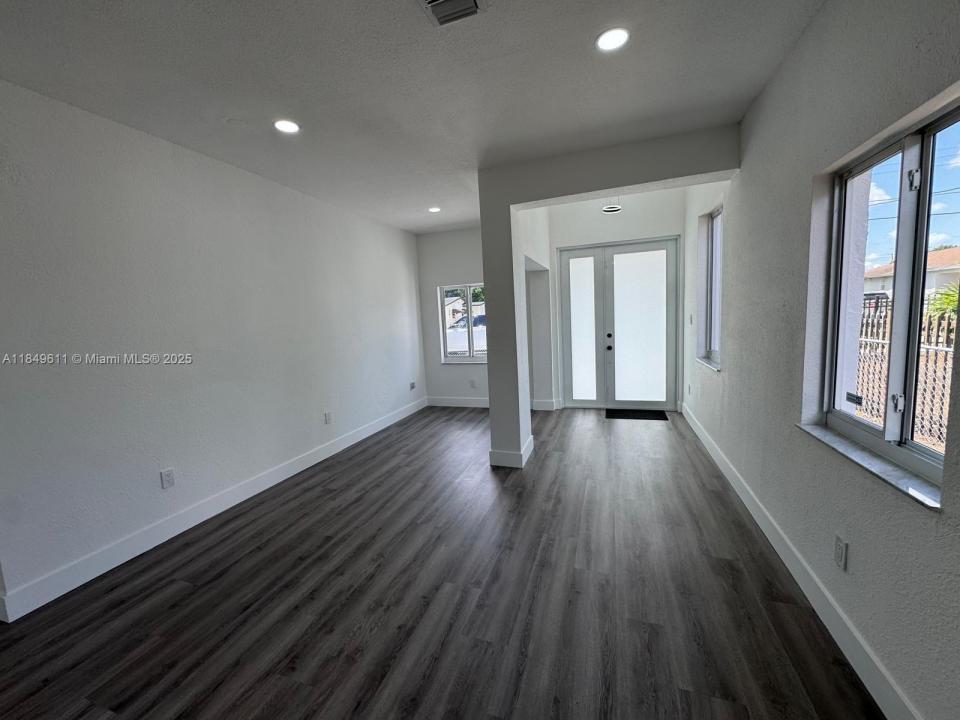 3039 NW 51st Ter, Miami, Florida 33142