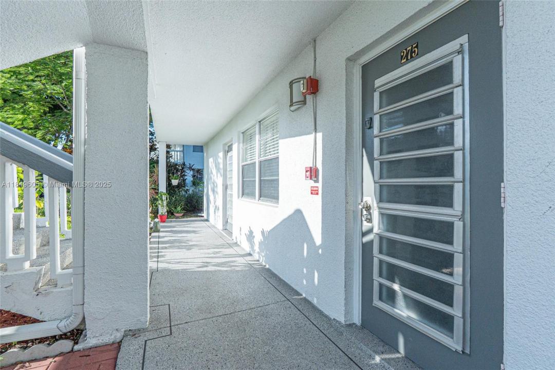 275 Farnham L 275, Deerfield Beach, Florida 33442