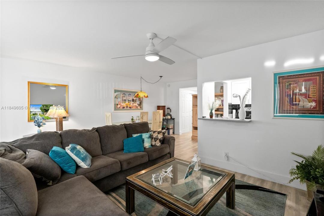 275 Farnham L 275, Deerfield Beach, Florida 33442