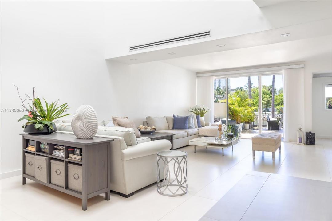 330 Poinciana Dr 1002, Sunny Isles Beach, 플로리다 33160, 미국
