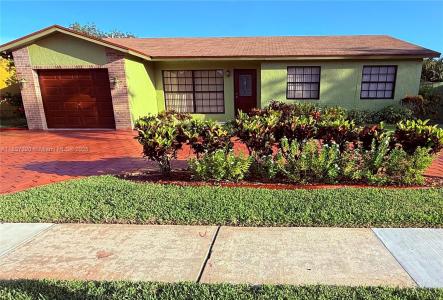 8510 NW 8th St, Pembroke Pines, Florida 33024, USA