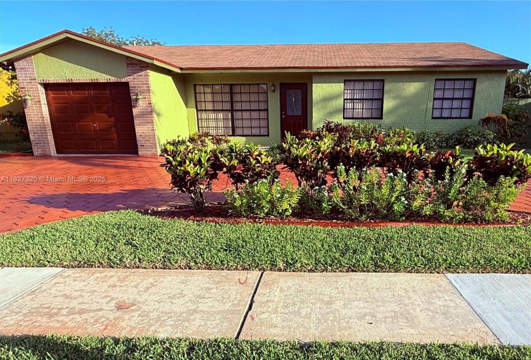 8510 NW 8th St, Pembroke Pines, 佛罗里达州 33024, 美国