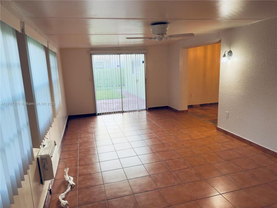 8510 NW 8th St, Pembroke Pines, 佛罗里达州 33024, 美国