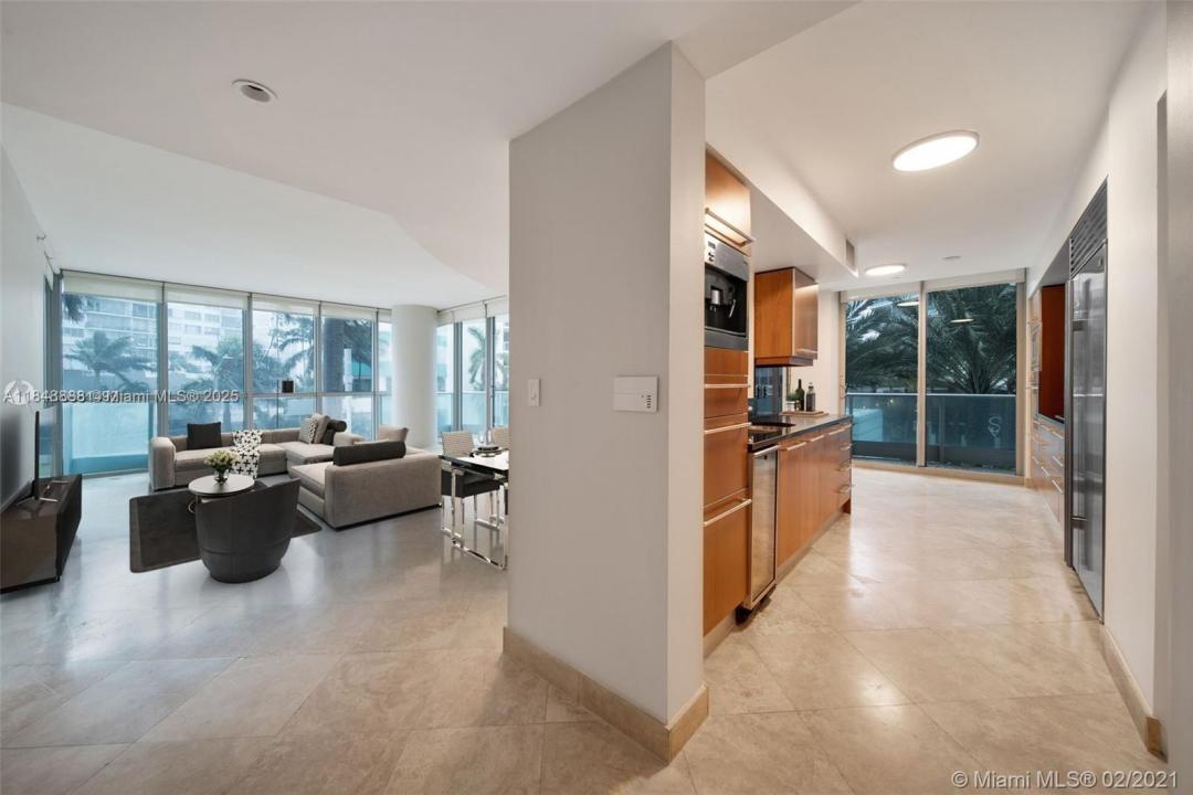 1331 Brickell Bay Dr 208, Miami, Florida 33131, Stati Uniti