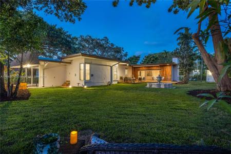 470 NE 113th St, Miami, Florida 33161, USA