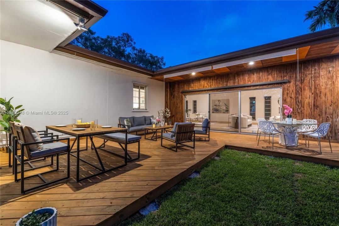 470 NE 113th St, Miami, Florida 33161
