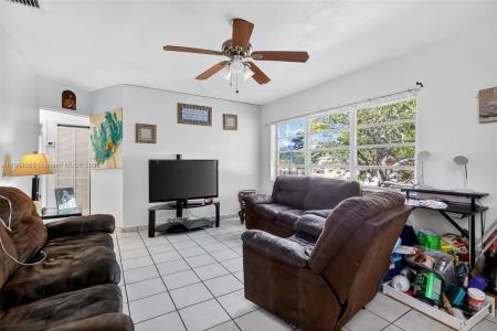3581 W 2nd Ave, Hialeah, Florida 33012, USA
