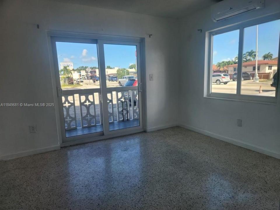 10 NW 48th Pl 1, Miami, Флорида 33126, Соединенные Штаты