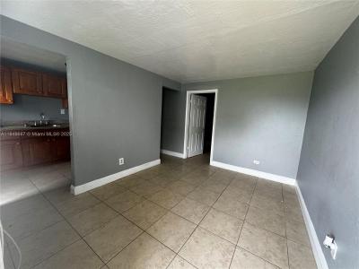 4017 SW 24th St 3, West Park, Florida 33023, USA