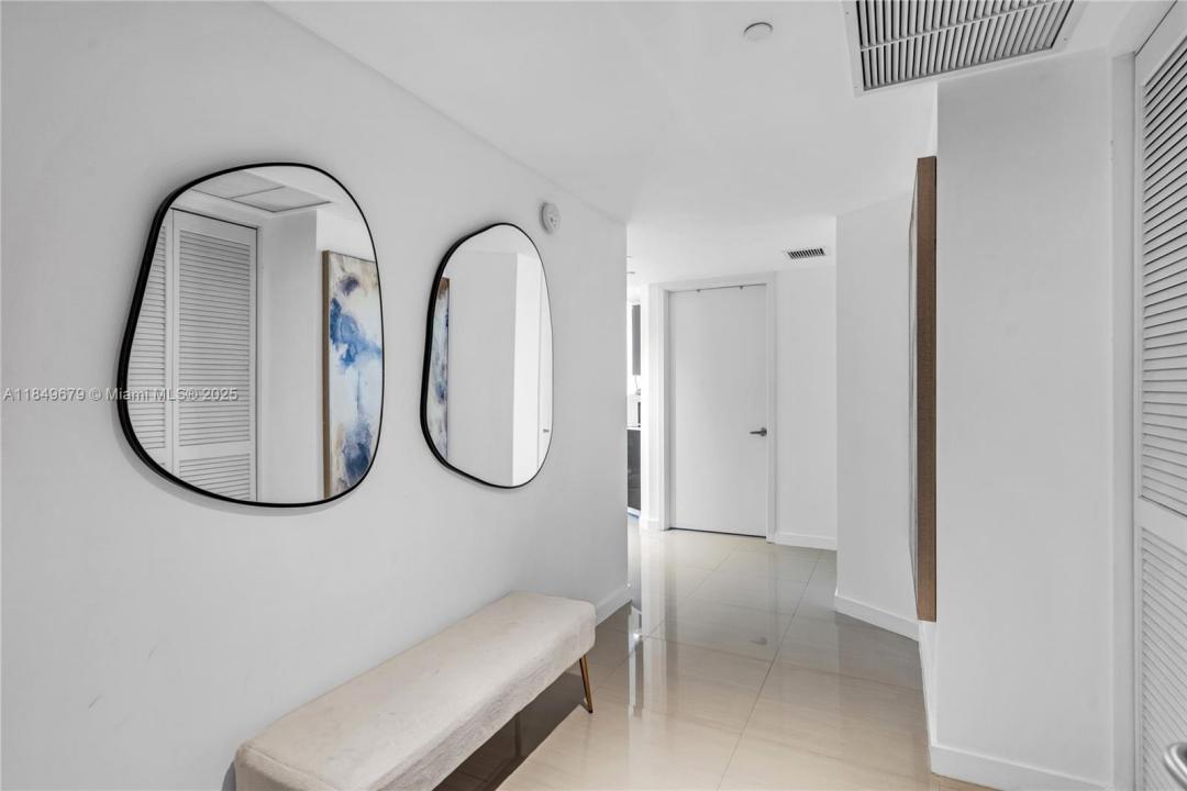 31 SE 6th St 702, Miami, Floryda 33131, USA