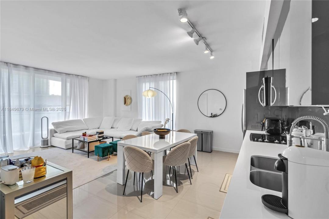 31 SE 6th St 702, Miami, Floryda 33131, USA