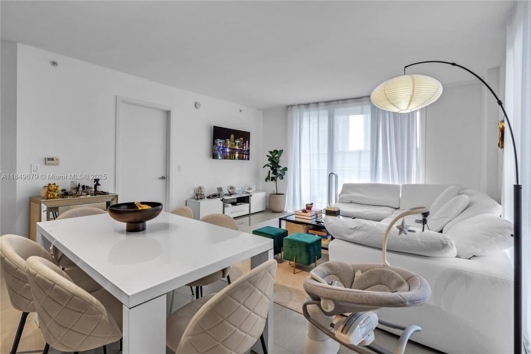 31 SE 6th St 702, Miami, Floryda 33131, USA
