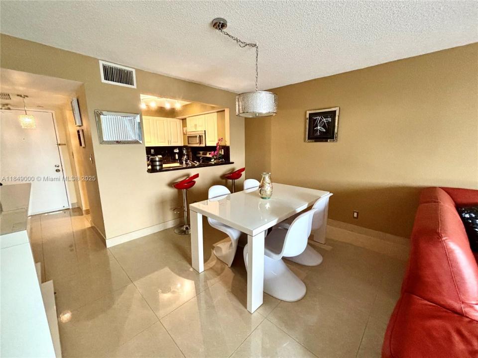 3031 N Ocean Blvd 308, Fort Lauderdale, Florida 33308, Estados Unidos