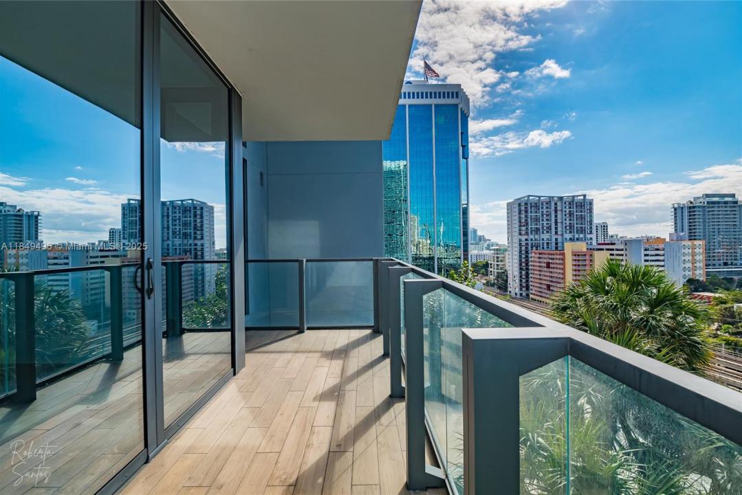 88 SW 7th St 806, Miami, Florida 33130, Estados Unidos