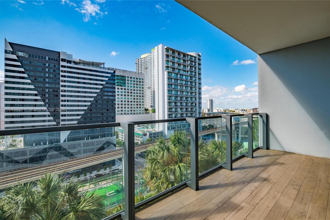 88 SW 7th St 806, Miami, Florida 33130, Estados Unidos
