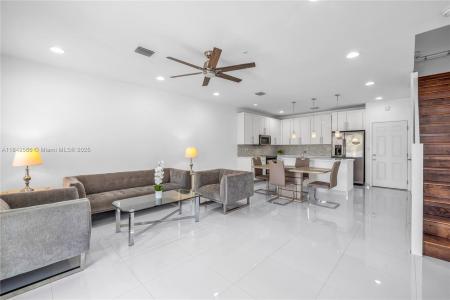 2610 NE 213th St 109, Miami, Florida 33180, USA