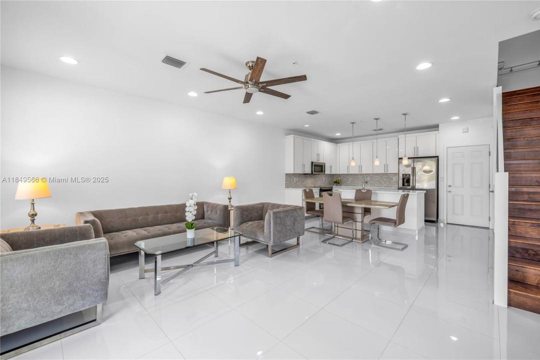 2610 NE 213th St 109, Miami, Florida 33180