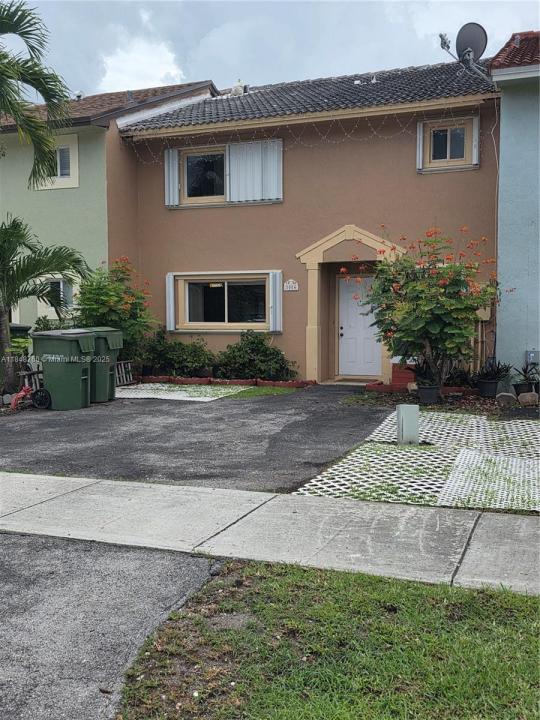 1084 SE 13th Ave, Homestead, Флорида 33035, Соединенные Штаты