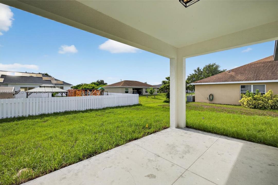 1020 Chapel Ave, Lehigh Acres, فلوريدا 33971, الولايات المتحدة