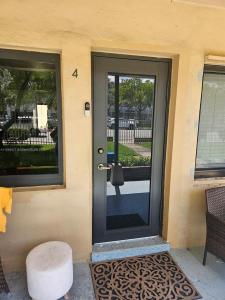 351 E 4th Ave 4, Hialeah, Florida 33010, USA