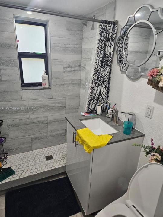 351 E 4th Ave 4, Hialeah, 플로리다 33010, 미국