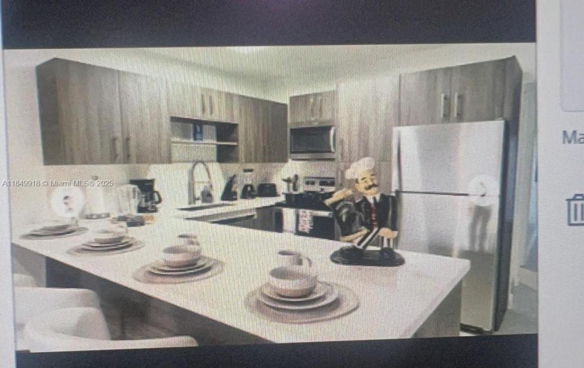 250 SW 10th Ave 1-2, Hallandale Beach, Florida 33009