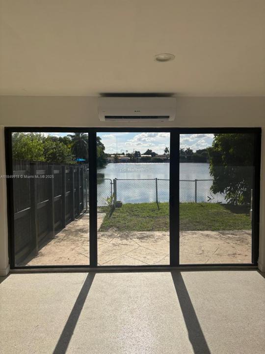 250 SW 10th Ave 1-2, Hallandale Beach, Florida 33009