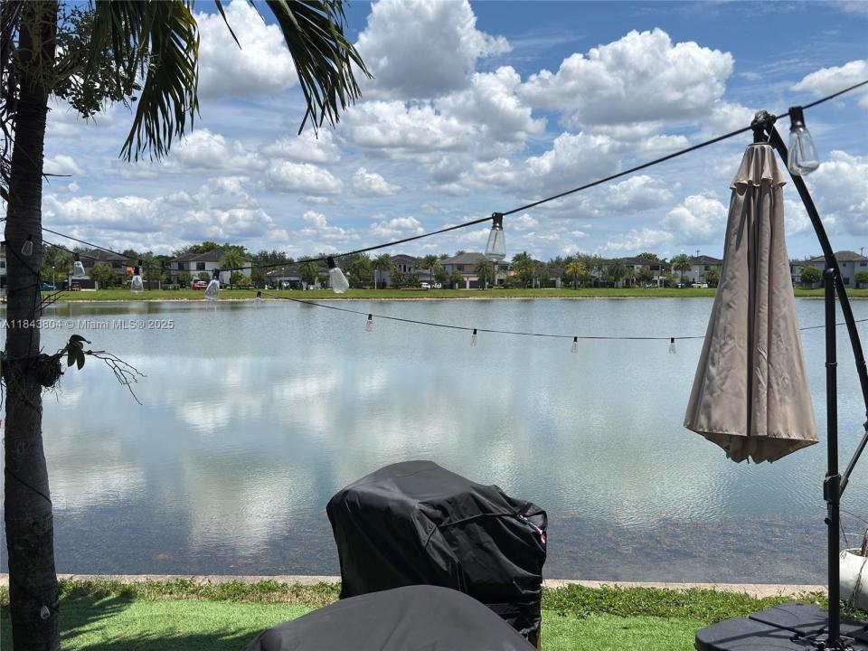 9113 NW 159th St 9113, Miami Lakes, פלורידה 33018, ארצות הברית של אמריקה 