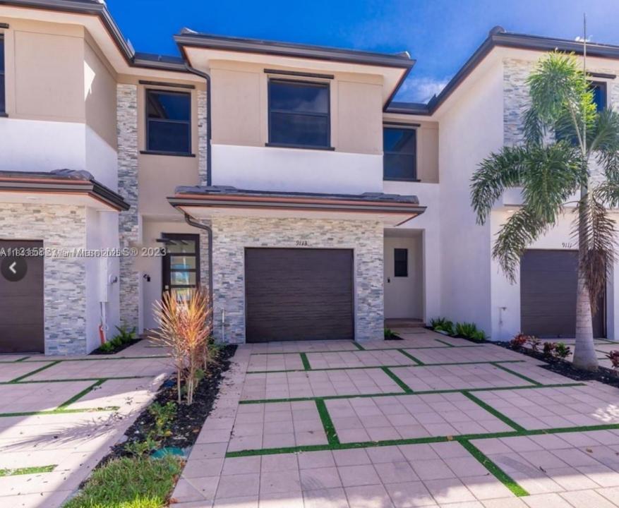 9113 NW 159th St 9113, Miami Lakes, פלורידה 33018, ארצות הברית של אמריקה 