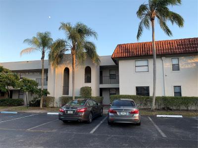 7406 Woodmont Ter 205, Tamarac, Florida 33321, USA