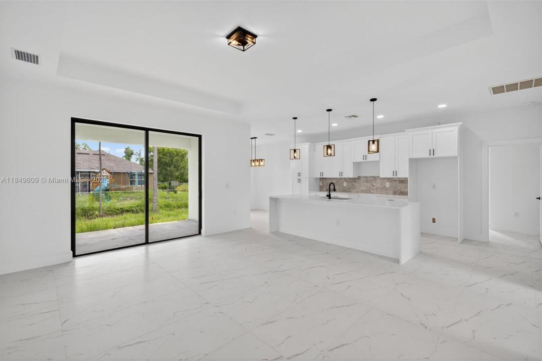 5432 Benton St, Lehigh Acres, فلوريدا 33971, الولايات المتحدة