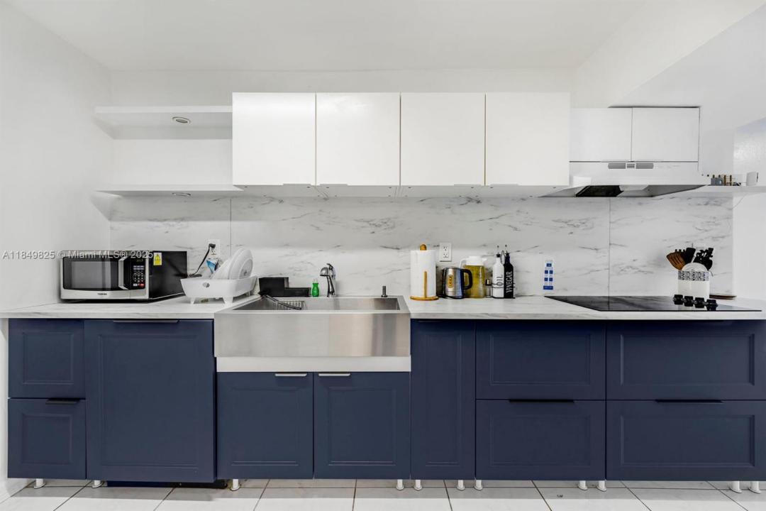 18001 N Bay Apt 505, Sunny Isles Beach, פלורידה 33160, ארצות הברית של אמריקה