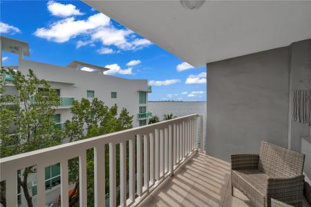 2016 Bay Dr 505, Miami Beach, Florida 33141, USA