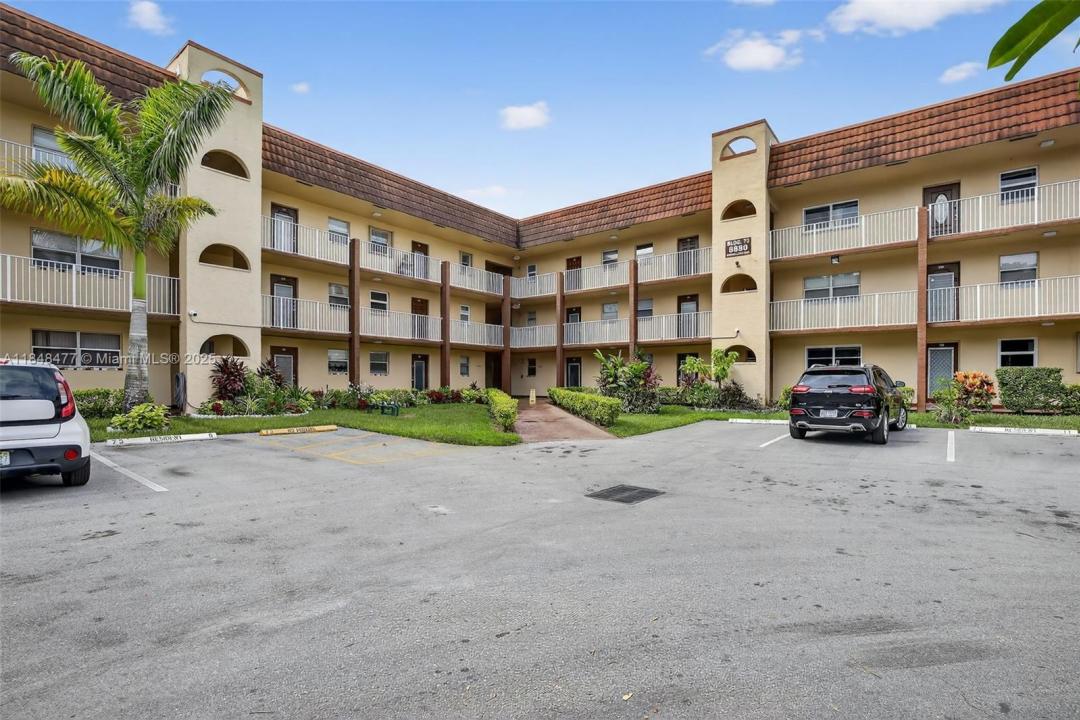 8880 Sunrise Lakes Blvd 310, Sunrise, 佛罗里达州 33322, 美国