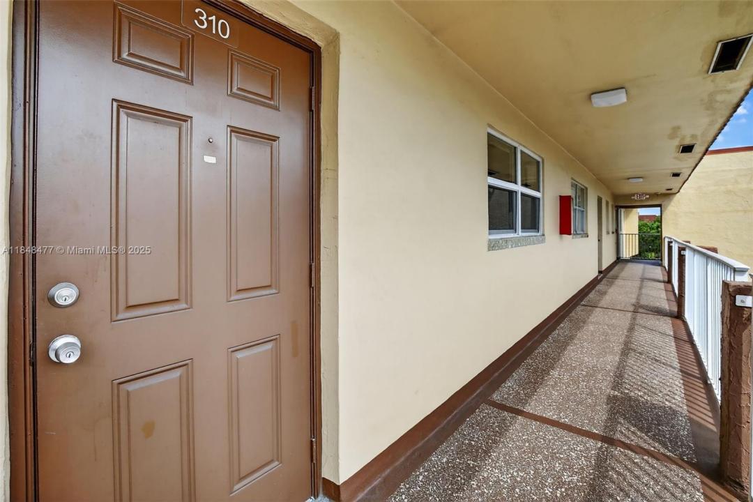 8880 Sunrise Lakes Blvd 310, Sunrise, 佛罗里达州 33322, 美国