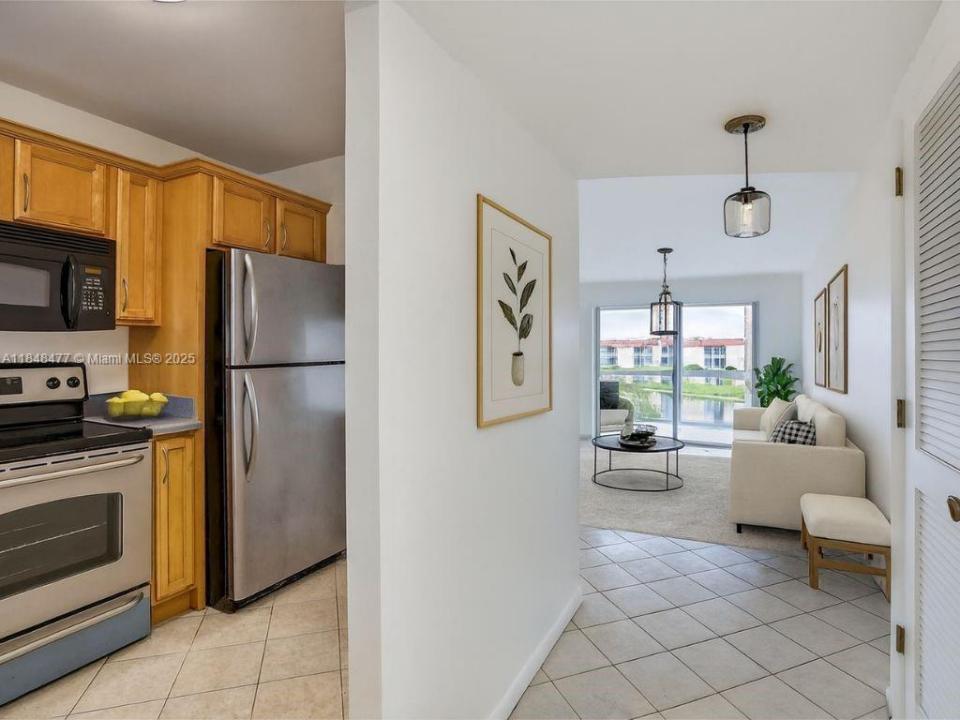 8880 Sunrise Lakes Blvd 310, Sunrise, 佛罗里达州 33322, 美国