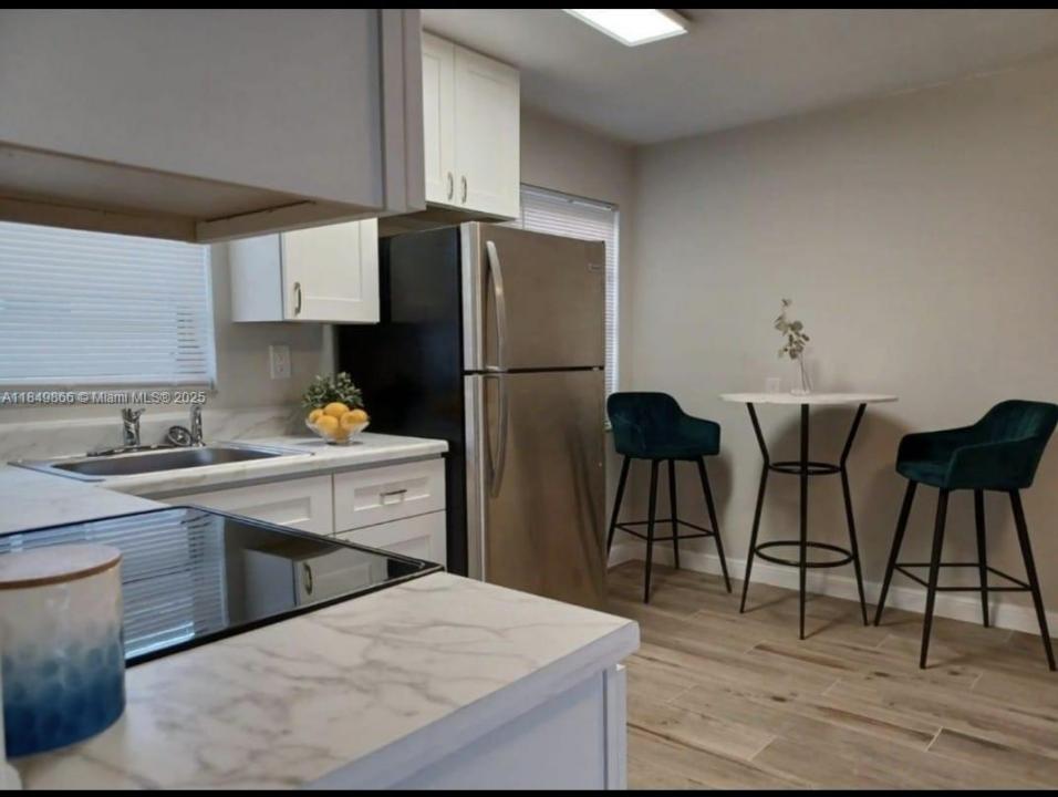 721 NE 10th St 2A, Hallandale Beach, Florida 33009, Stati Uniti
