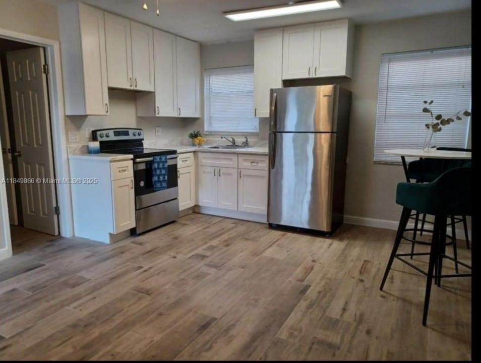 721 NE 10th St 2A, Hallandale Beach, Florida 33009, Stati Uniti