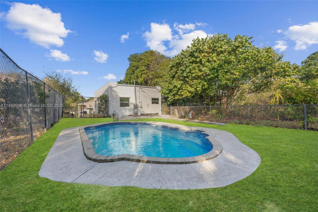 832 N C St, Lake Worth, Florida 33460