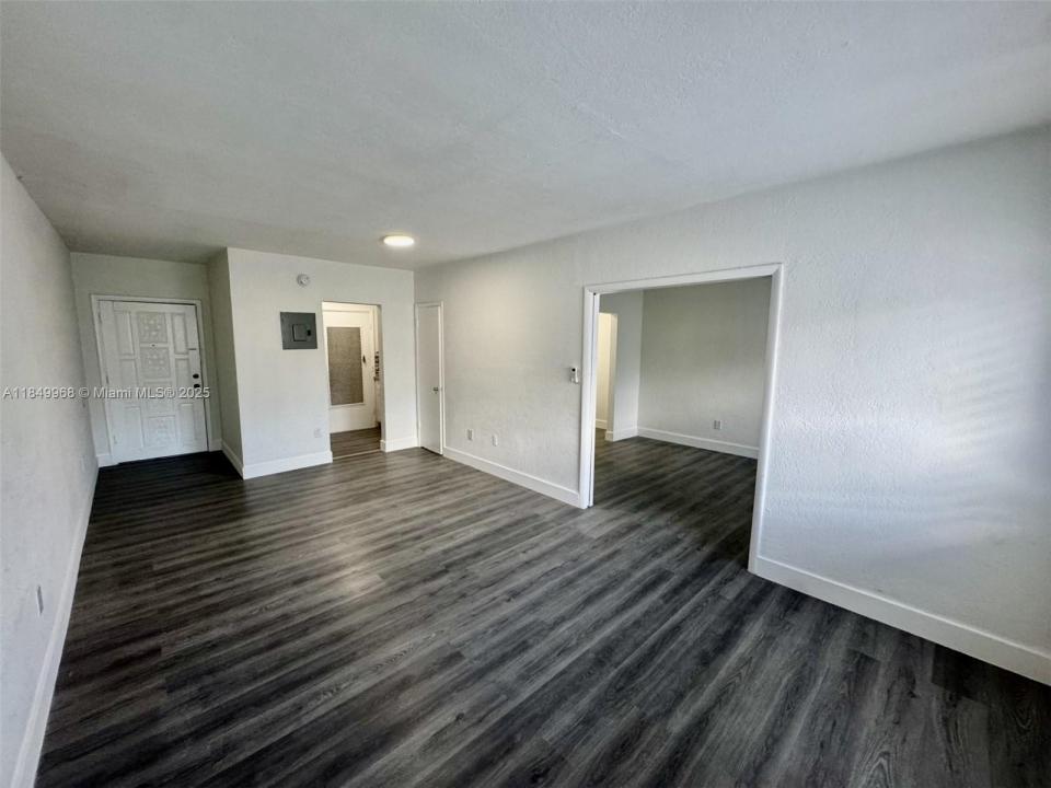 218 Santillane Ave 14, Coral Gables, Florida 33134