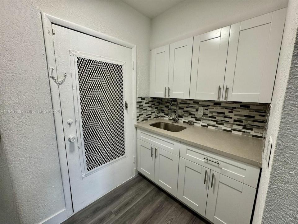 218 Santillane Ave 14, Coral Gables, Florida 33134