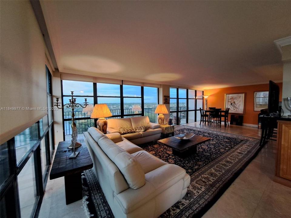 1000 Parkview Dr 1031, Hallandale Beach, 佛罗里达州 33009, 美国