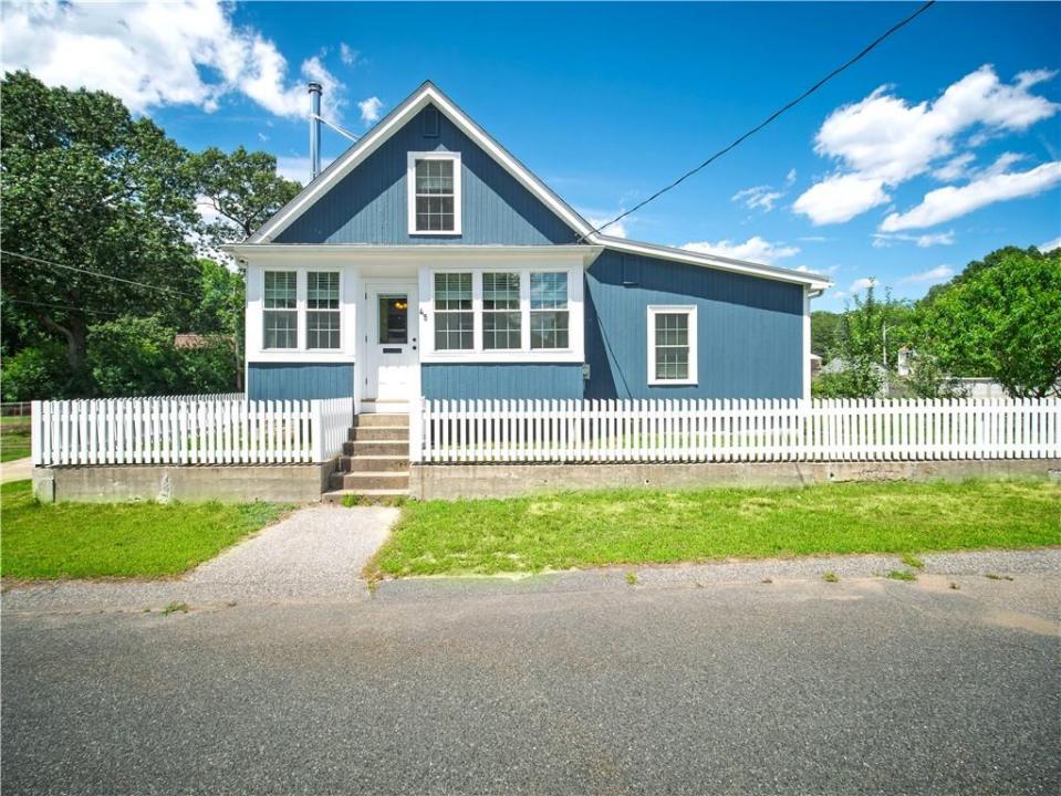 45 Phillips Street, Woonsocket, Rhode Island 02895, Estados Unidos